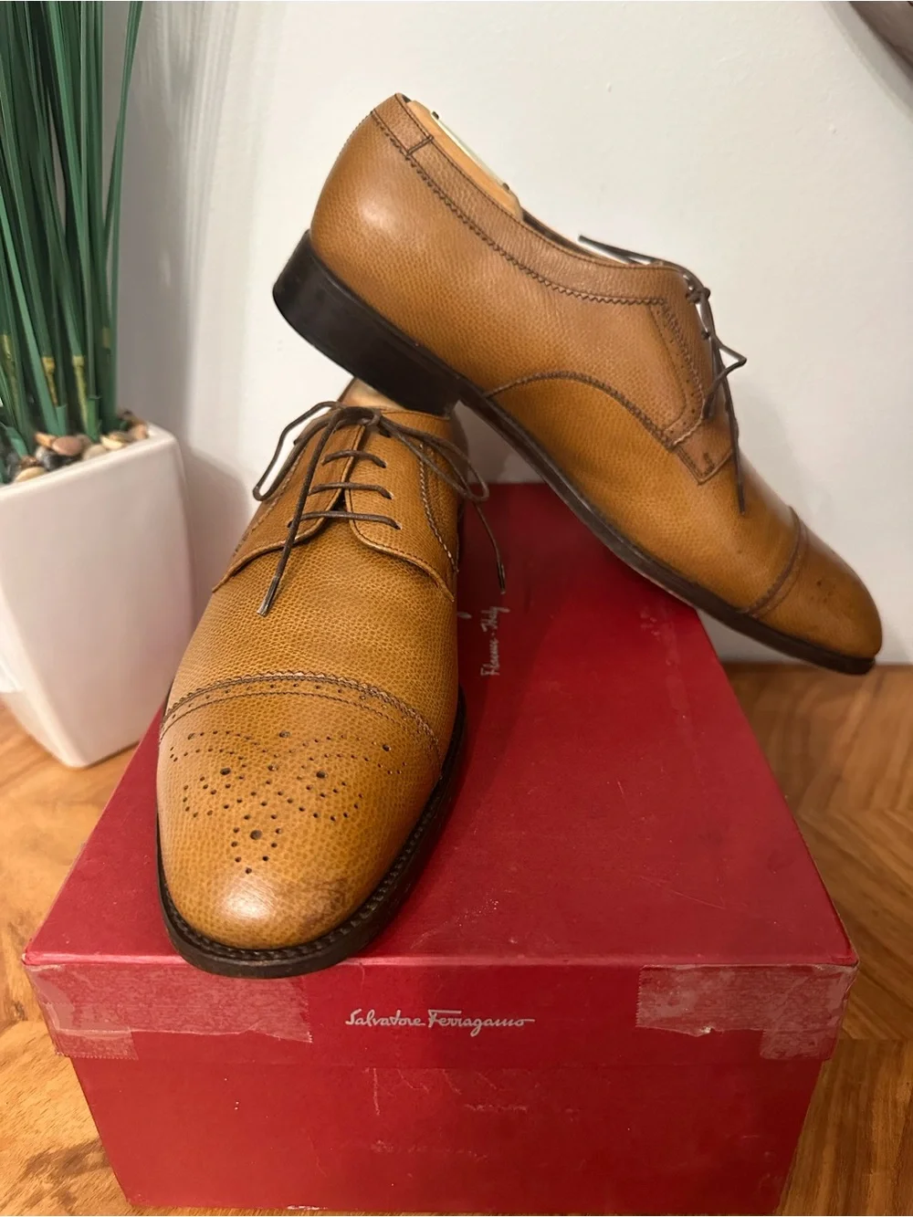 Salvatore Ferragamo Tan Leather Lace Up Toe Cap Brogue Derby Shoes SZ 10.5 Luxe